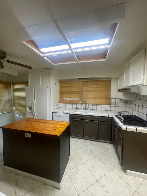 1180 N Country Club Blvd - Photo 4 of 11