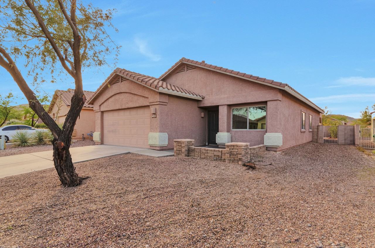 8321 North Rocky View Lane - Photo 2 of 22