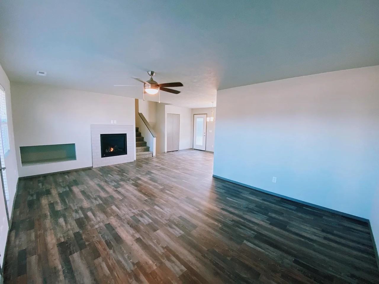 2818 S Marcus Ln - Photo 2 of 27