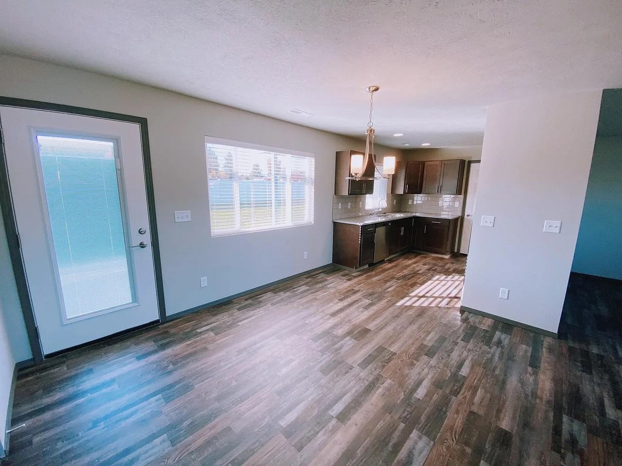 2818 S Marcus Ln - Photo 3 of 27