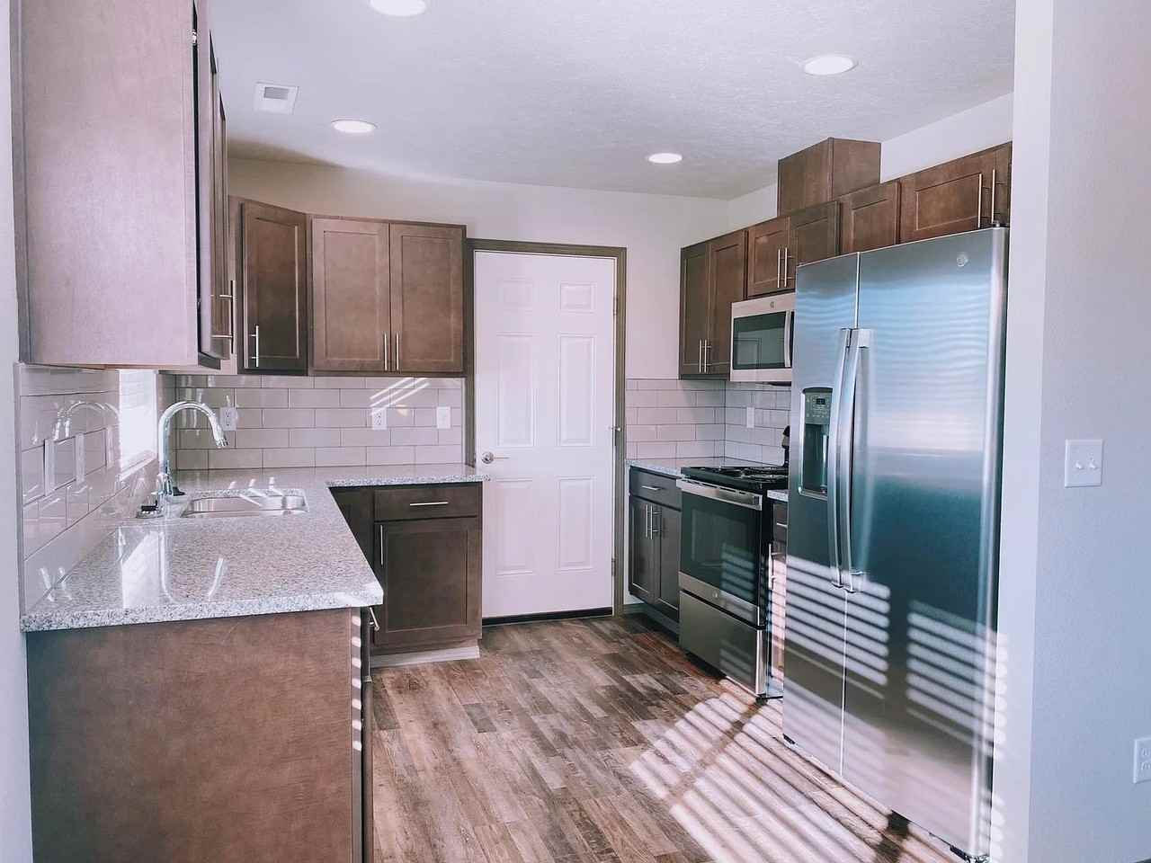 2818 S Marcus Ln - Photo 7 of 27