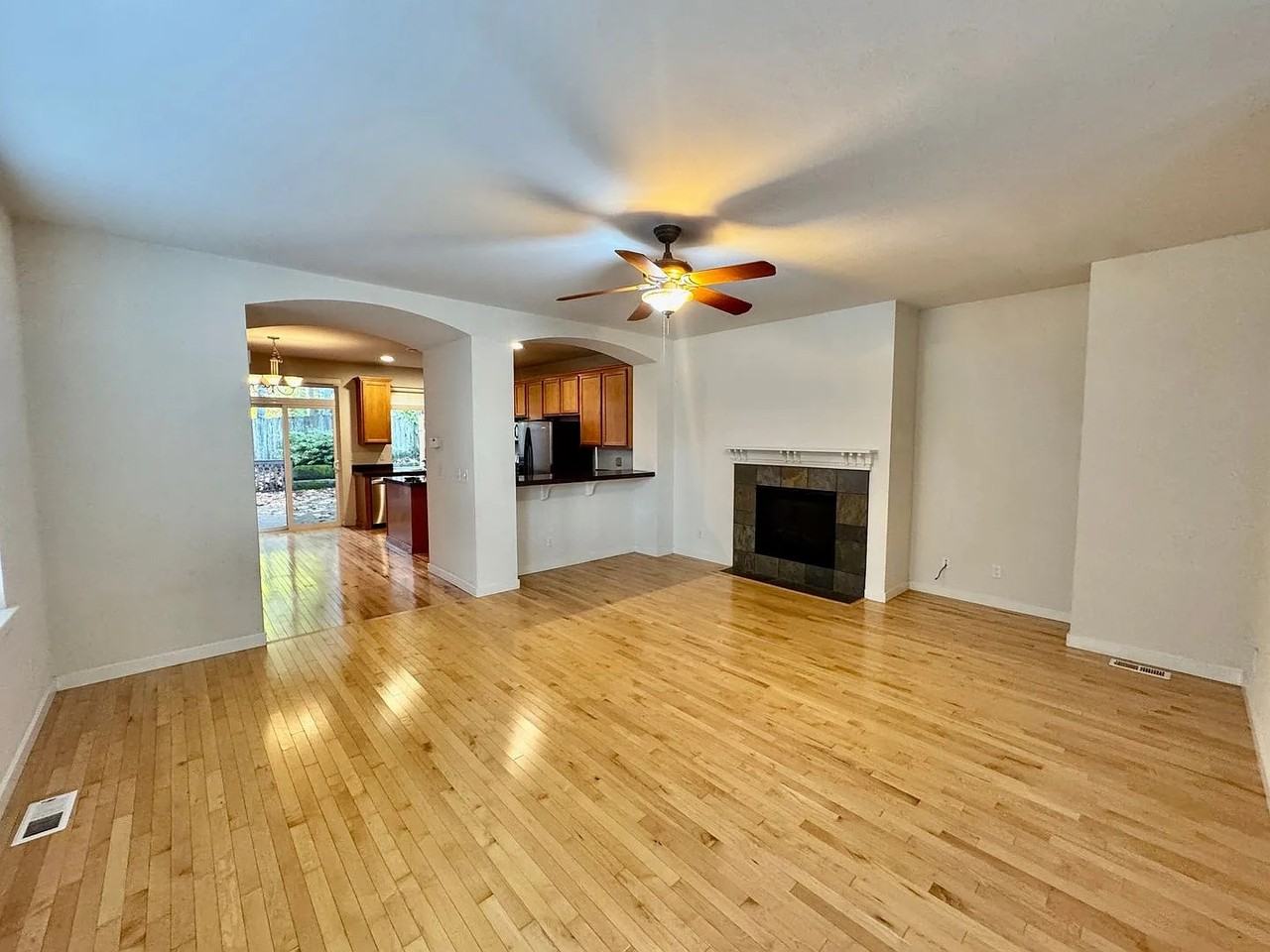 2107 240th Ave Se - Photo 4 of 21