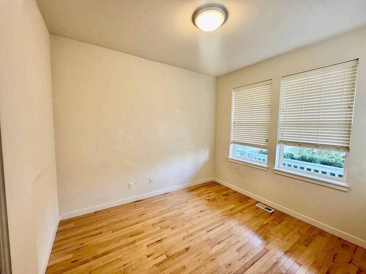 2107 240th Ave Se - Photo 5 of 21