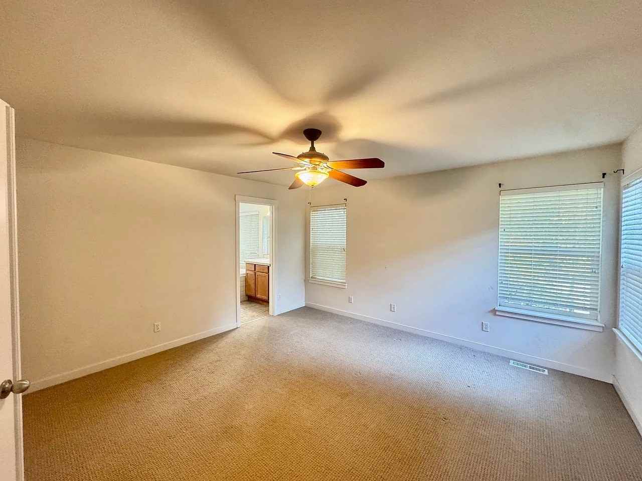 2107 240th Ave Se - Photo 7 of 21