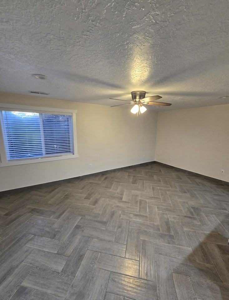 4138 Nw - Photo 3 of 7