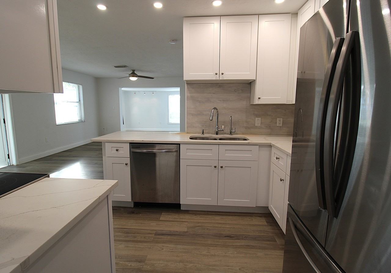 2345 Floyd St - Photo 3 of 16