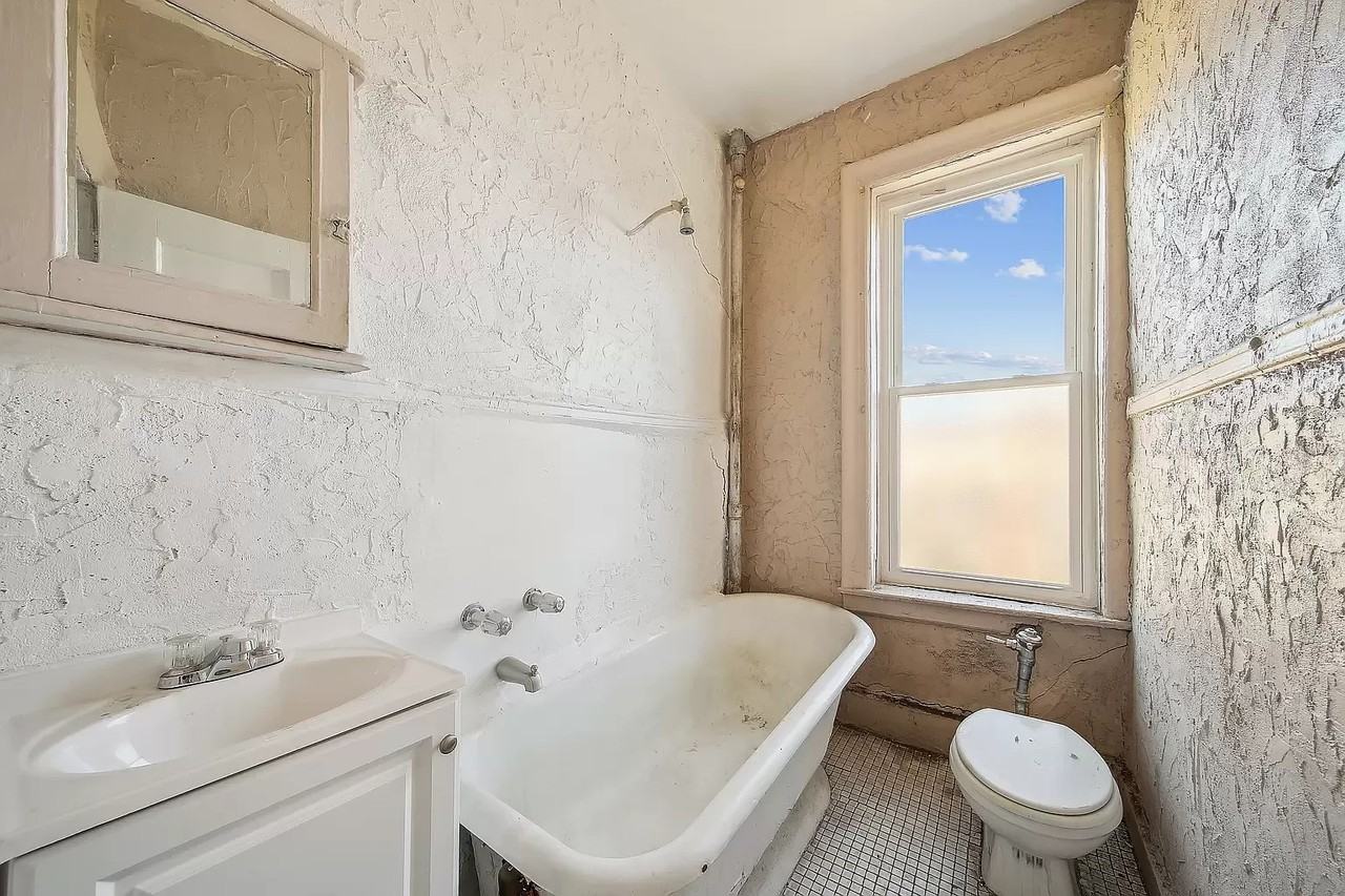 415 Ocean Pkwy - Photo 2 of 2