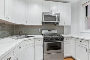 featured image of 601 E 19th St