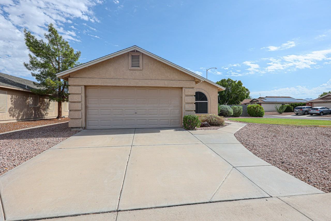 8860 E Dartmouth St - Photo 2 of 31