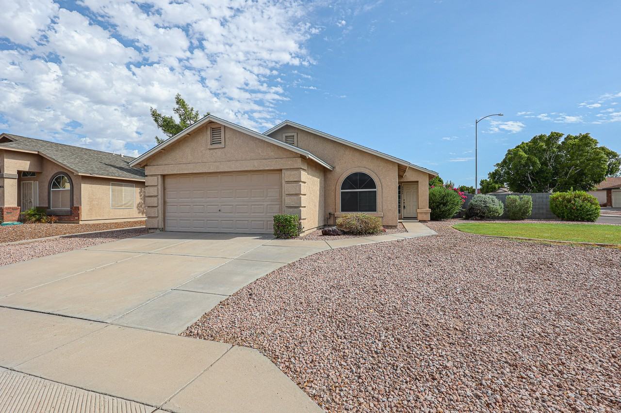 8860 E Dartmouth St - Photo 3 of 31