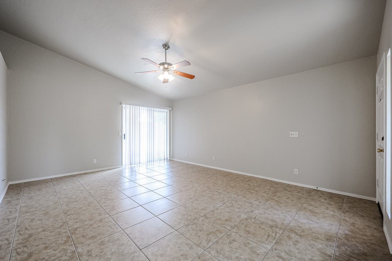 8860 E Dartmouth St - Photo 7 of 31