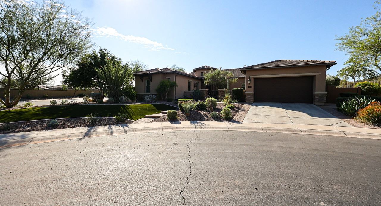 28806 North 67th Drive - Photo 3 of 47