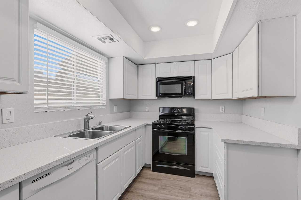 509 Kristin Ln - Photo 5 of 21