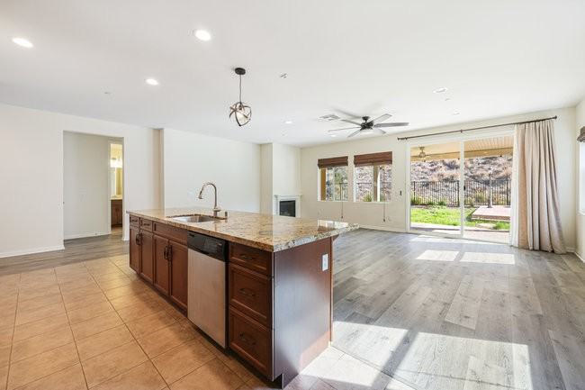 1735 Avenida Regina - Photo 5 of 34