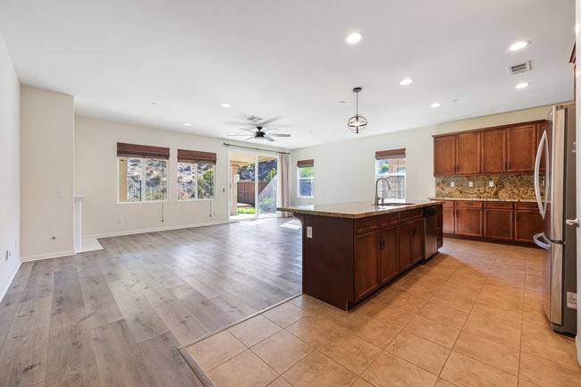 1735 Avenida Regina - Photo 6 of 34