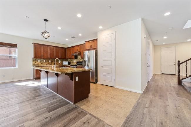 1735 Avenida Regina - Photo 7 of 34