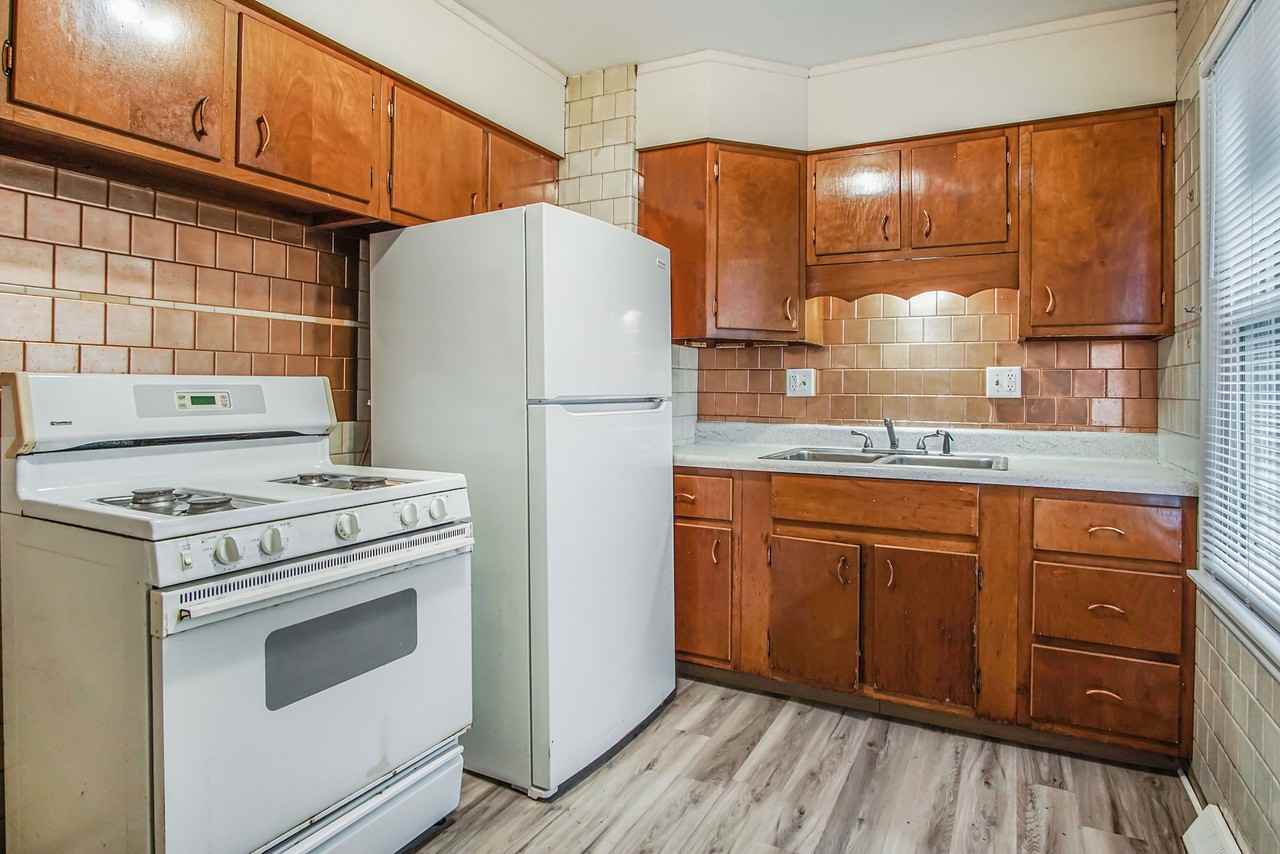 2013 Elwood Avenue - Photo 6 of 17