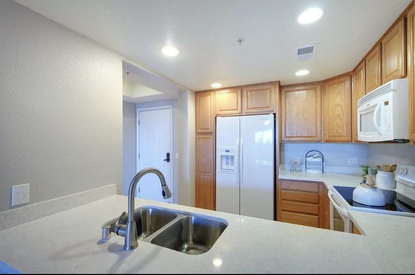 700 S Abel St - Photo 7 of 12