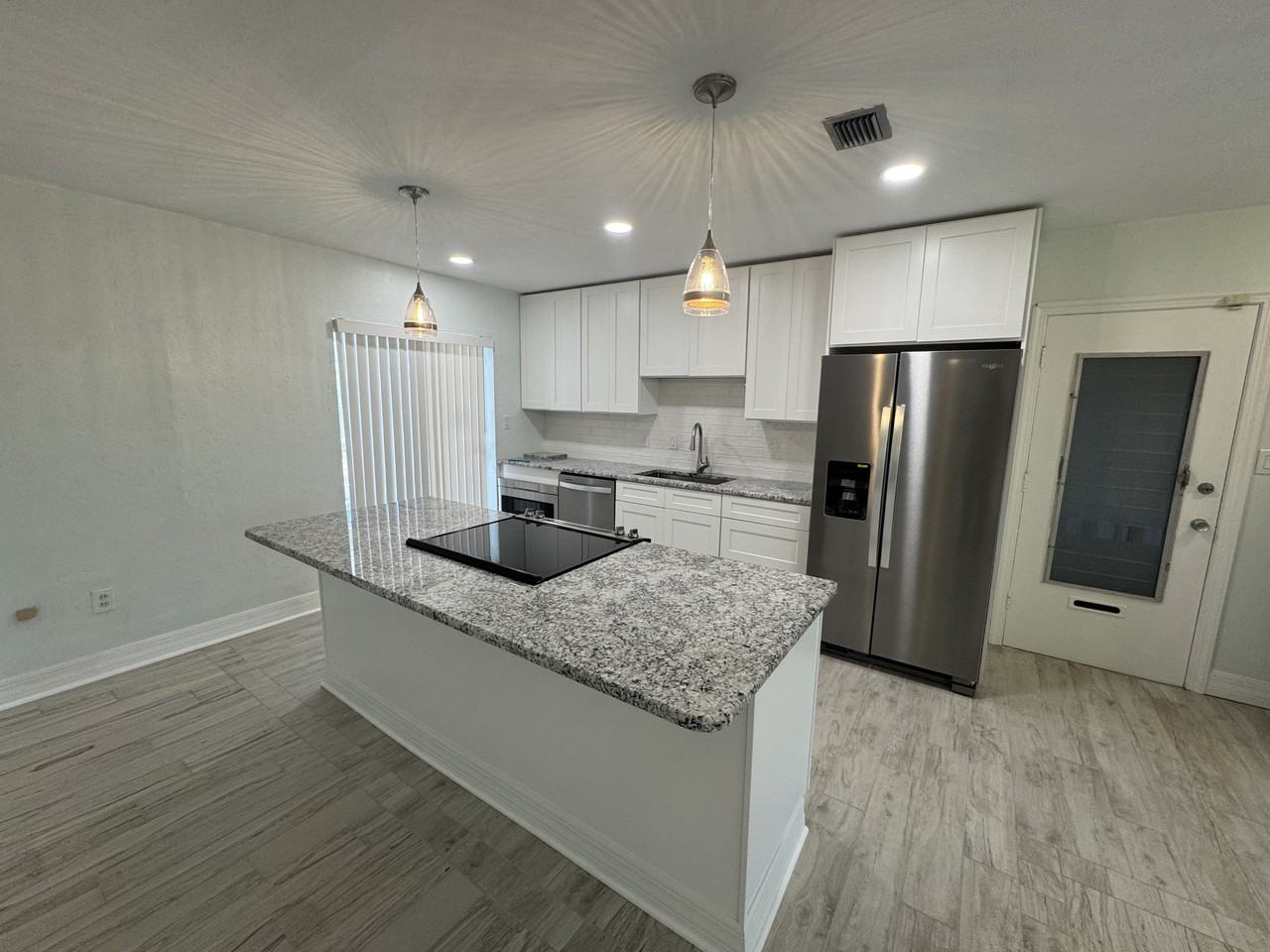 189 Small St Se - Photo 3 of 25