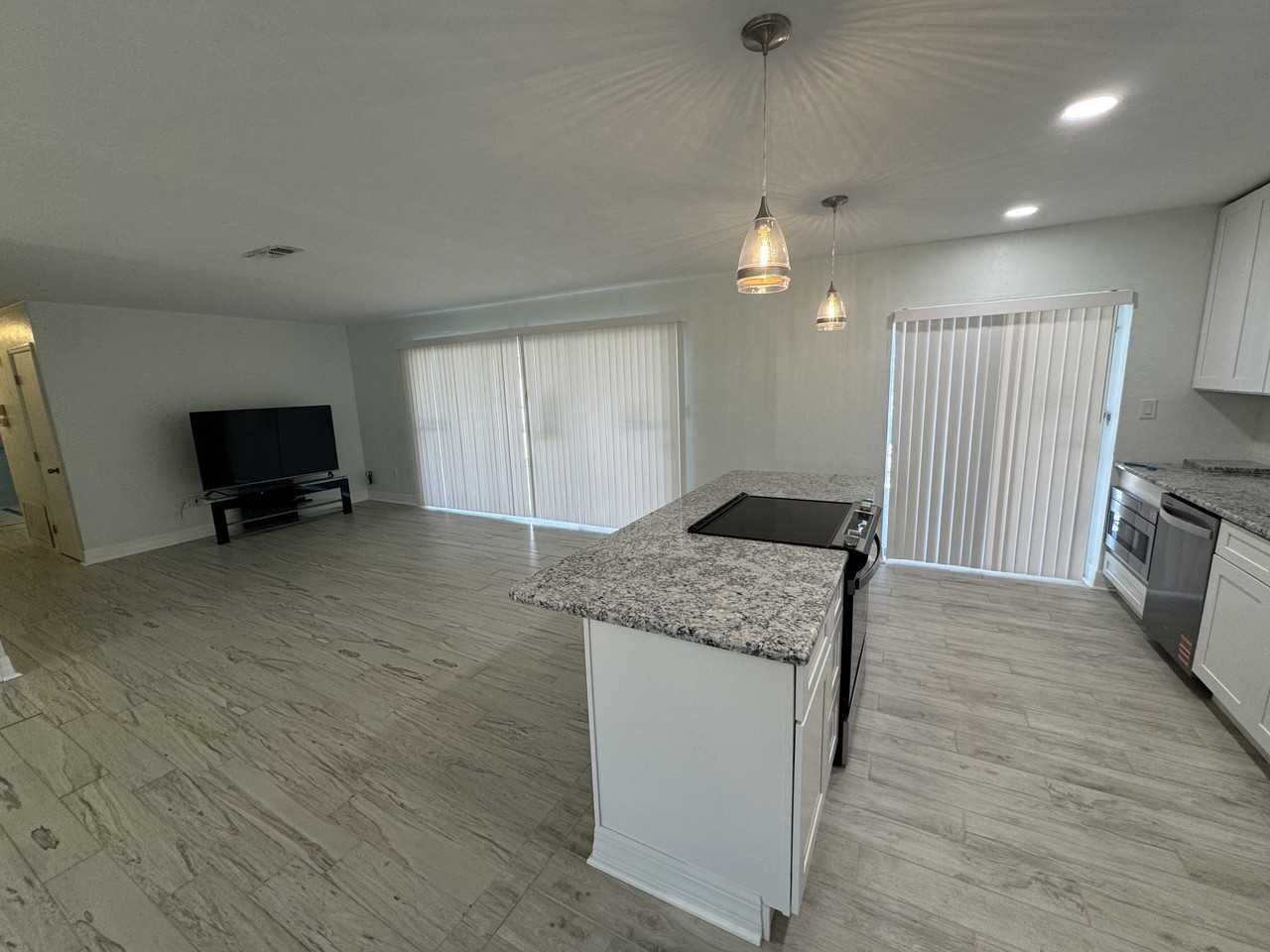 189 Small St Se - Photo 7 of 25