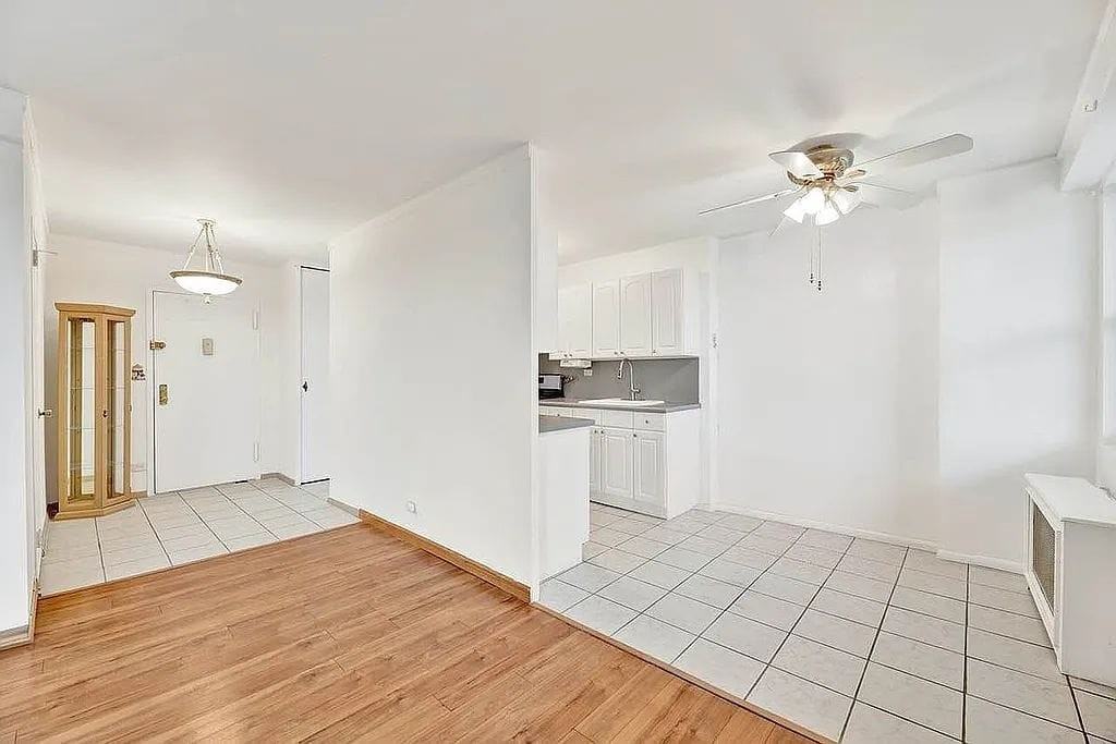 2483 W 16th St - Photo 3 of 7