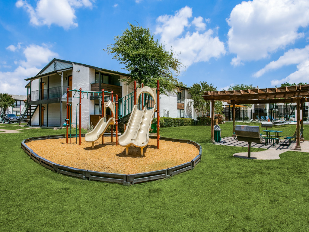 8500 Harwood - Photo 4 of 36