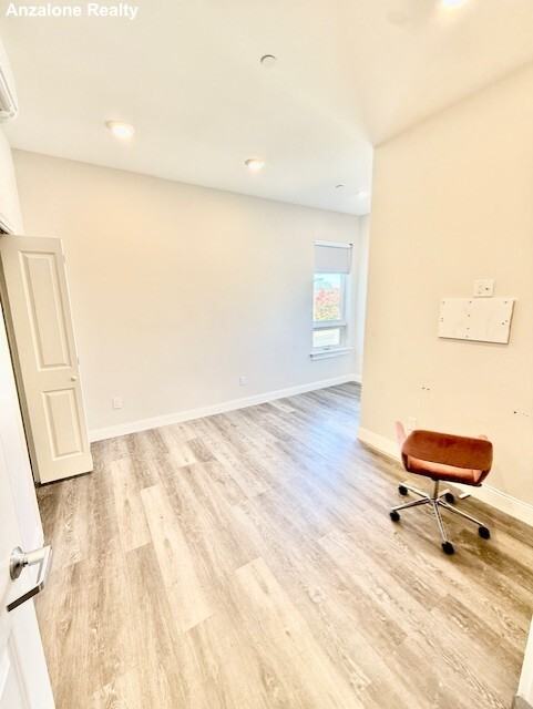 5 Fremont Street #301 - Photo 5 of 18