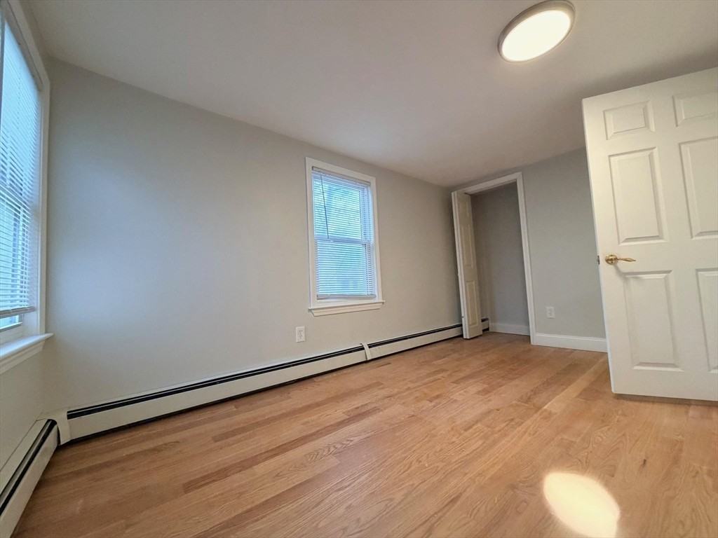 44 Franklin St - Photo 5 of 9