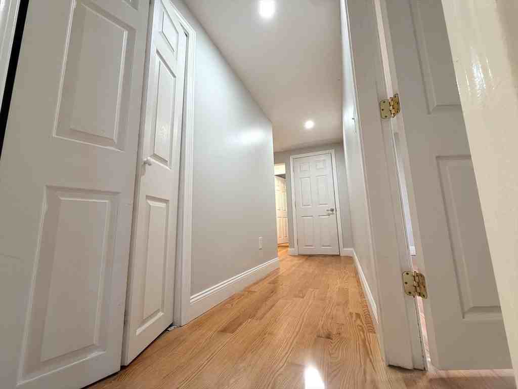 44 Franklin St - Photo 6 of 9