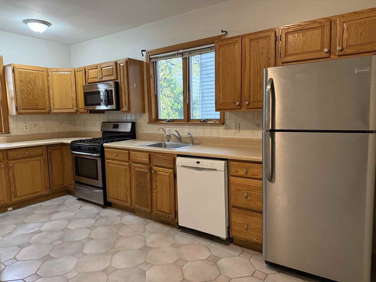 Saint Margaret St #1 - Photo 5 of 7