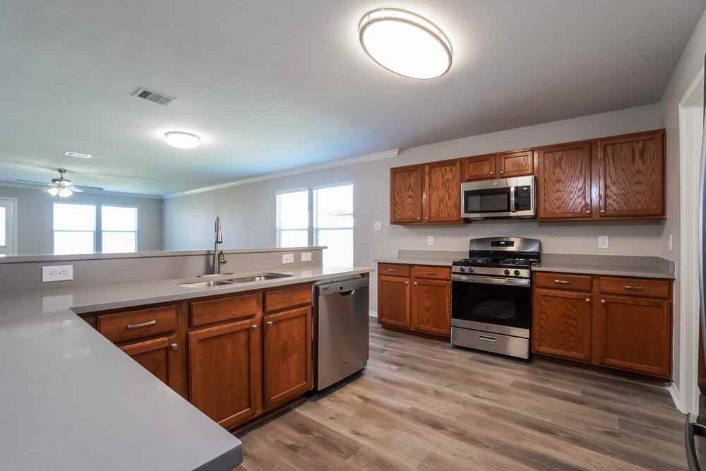 1134 Desert Oasis Ln - Photo 7 of 17