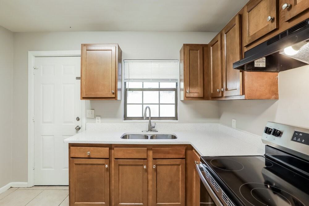 4303 Anvers Blvd - Photo 7 of 16