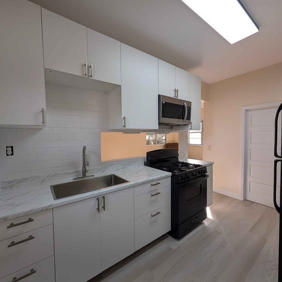 1900 1/2 West Jetton Avenue - Photo 2 of 10