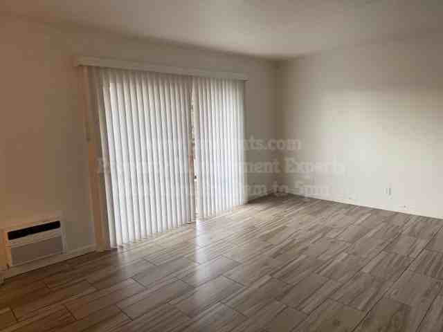 3919 Ryde Ave #3919 - Photo 5 of 12