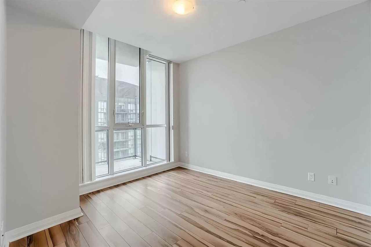 75 Eglinton Avenue West #605 - Photo 2 of 8