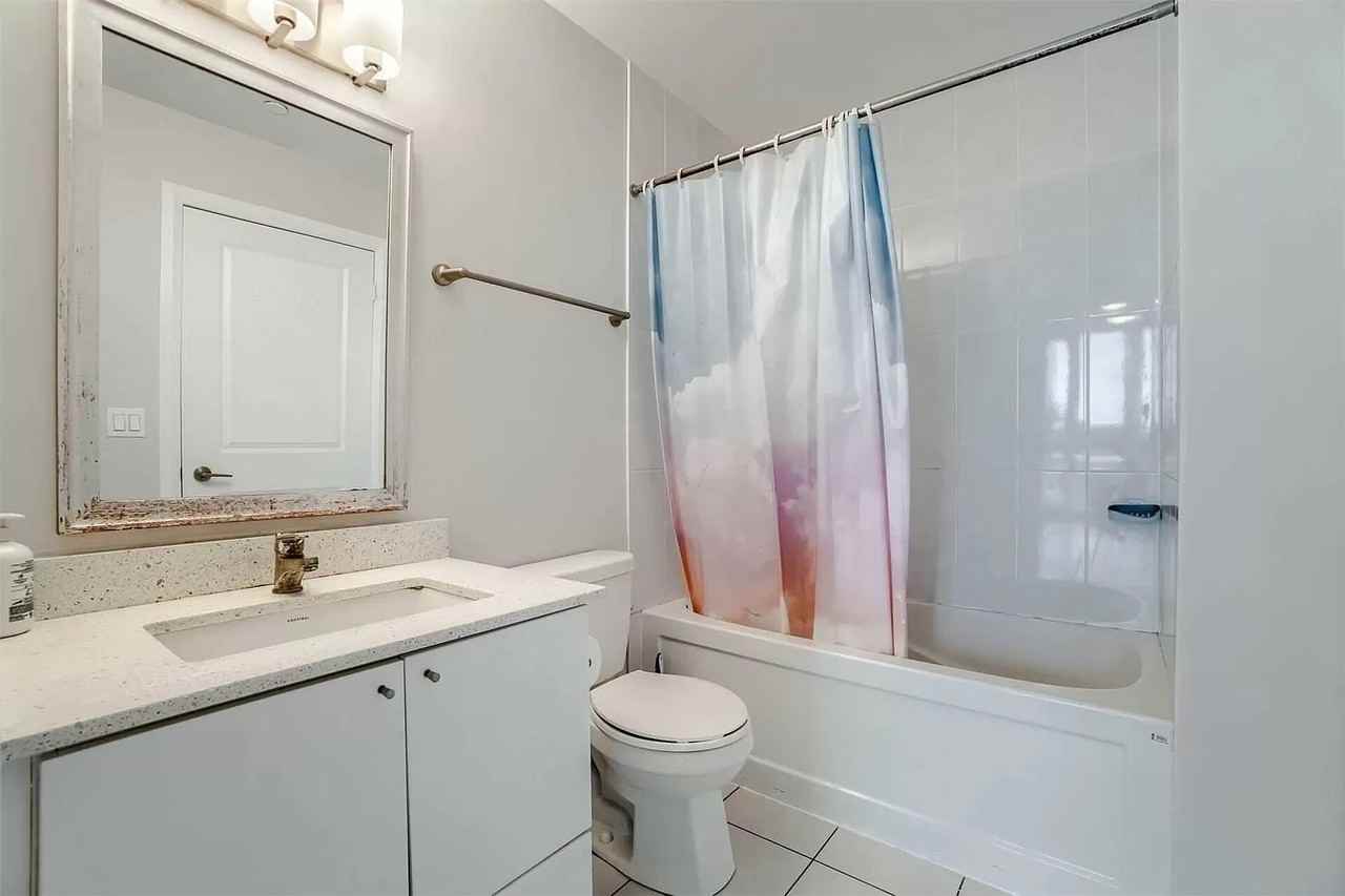 75 Eglinton Avenue West #605 - Photo 5 of 8