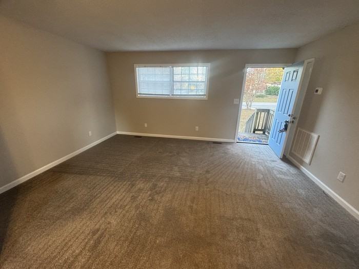 737 N Main St - Photo 3 of 6