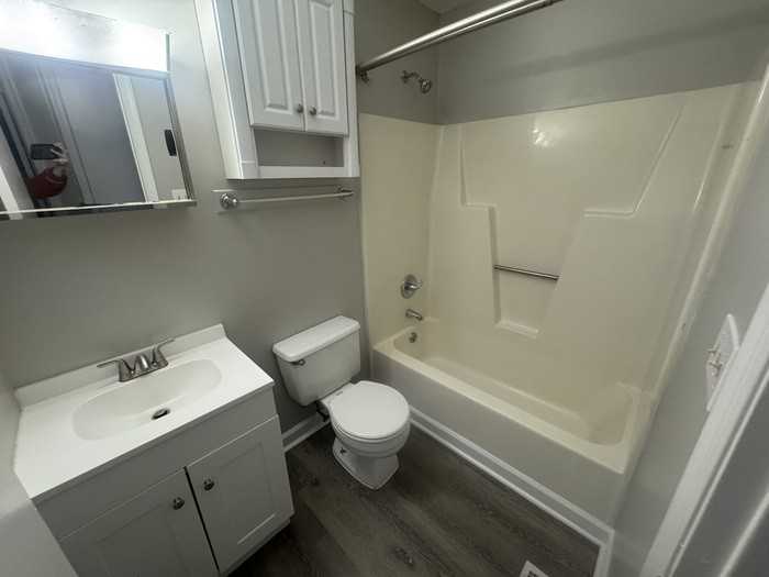 737 N Main St - Photo 6 of 6