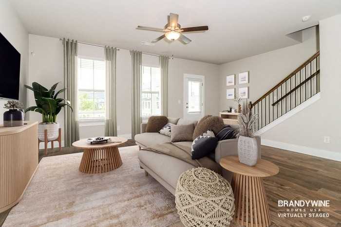 707 Valtek Drive - Photo 2 of 32