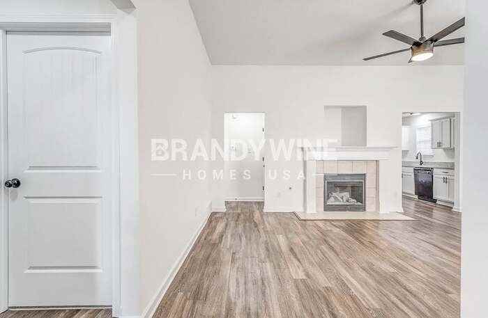 10242 Eveninghill Dr - Photo 3 of 25