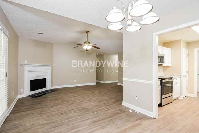 1492 Chaseway Cir - Photo 7 of 20