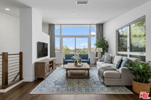 featured image of 1912 W Liberty Ct