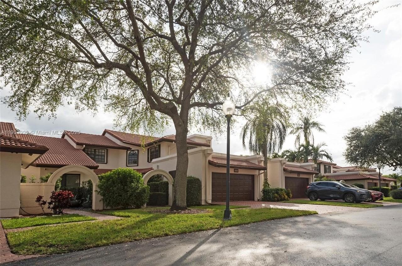 9318 Nw 50th Doral Cir S