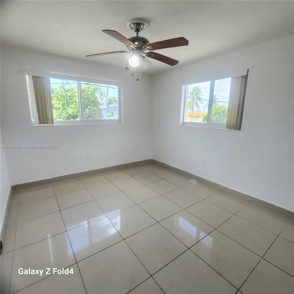 2400 Nw 10th Ave #4 - Photo 7 of 7