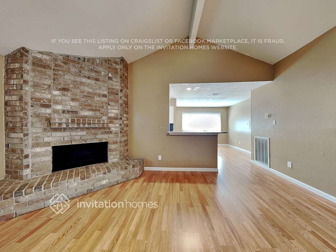 2415 Pilgrims Bend Dr - Photo 4 of 18