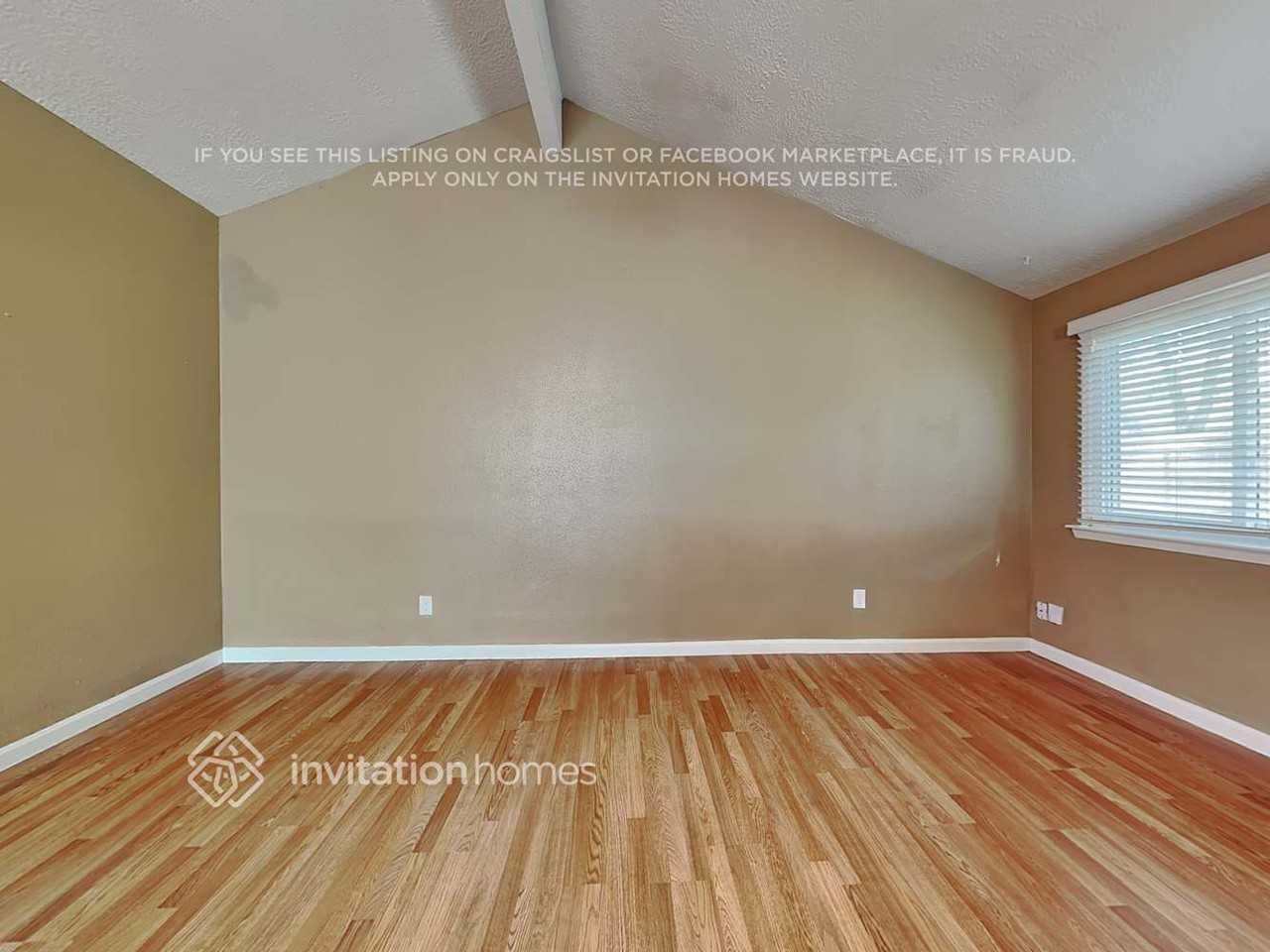 2415 Pilgrims Bend Dr - Photo 5 of 18