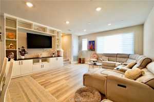 featured image of 1448 W Sunrise Ln