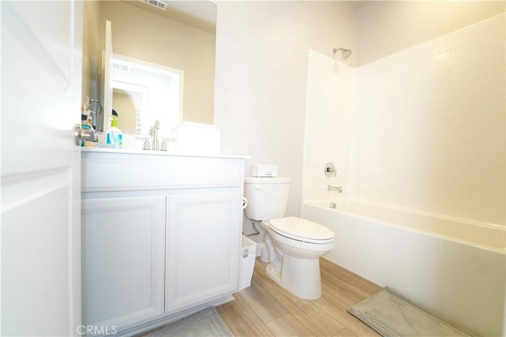 1448 W Sunrise Lane - Photo 7 of 40