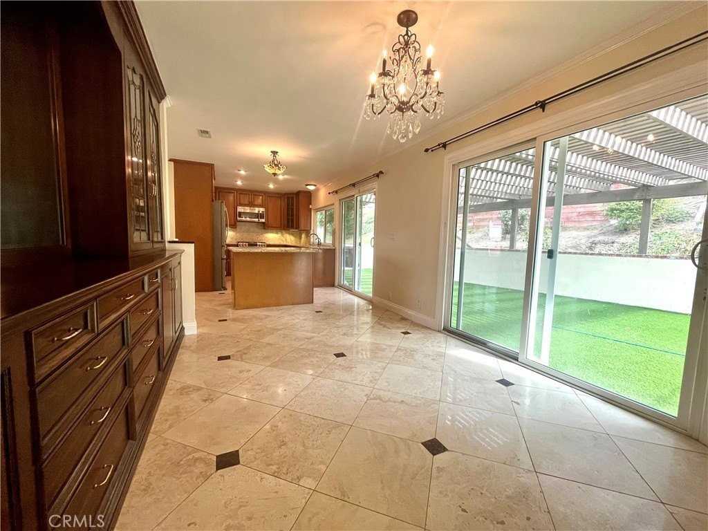 22640 Crespi St - Photo 7 of 36