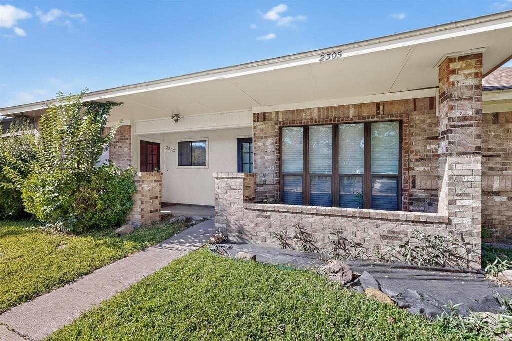 2305 Jamie Dr - Photo 3 of 33